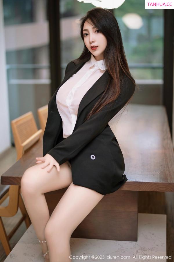   [XiuRen]高清写真图 2023.03.01 No.6341 娇喘JC 丝袜美臀第3张图片